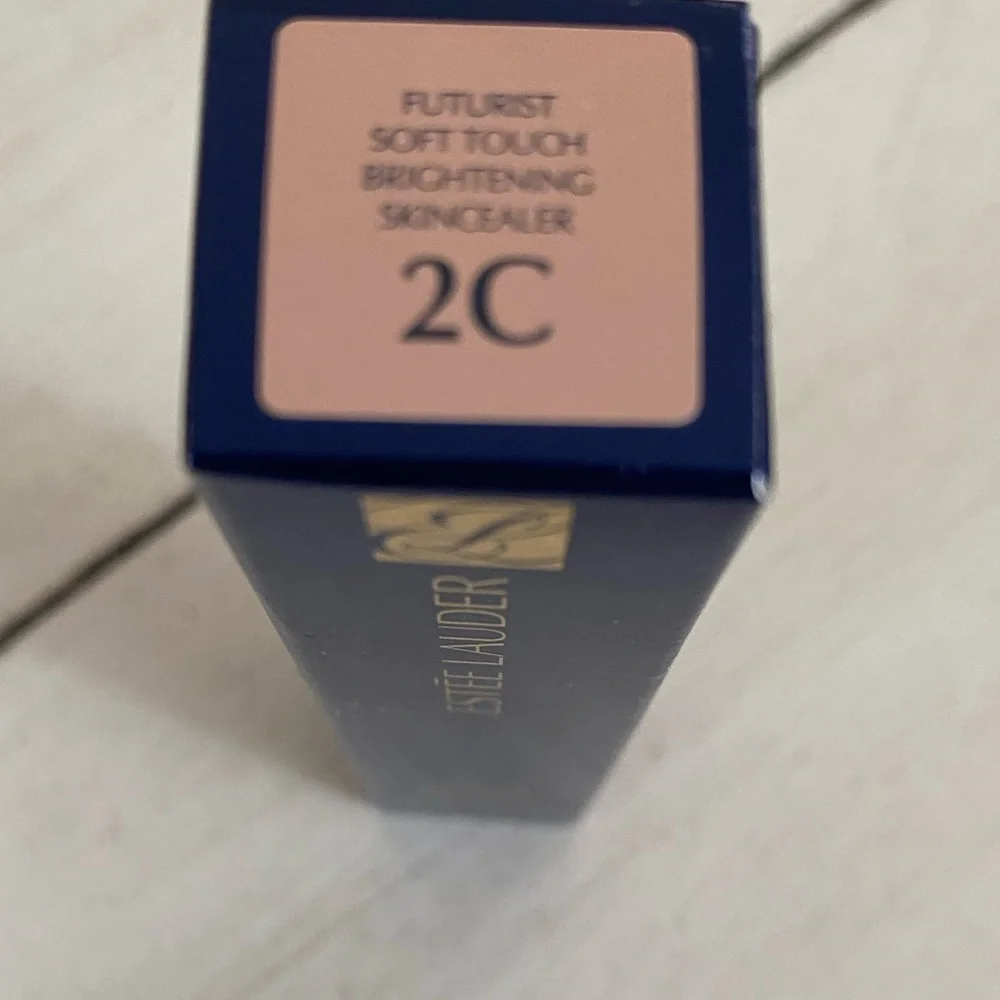 Estee Lauder Futurist Soft Touch Concealer - Cream